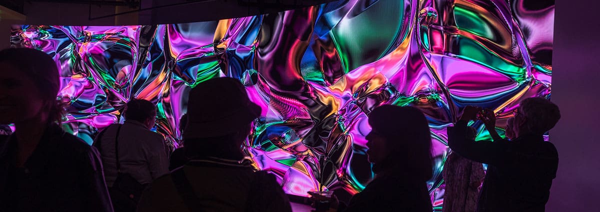 Modern, professional workplace design in the Westlake lobby; high-end communal work area.